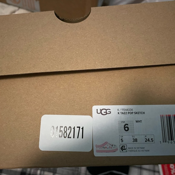 Karol G K Tazz pop sketch kid size 6/ women 8 brand new in box never worn